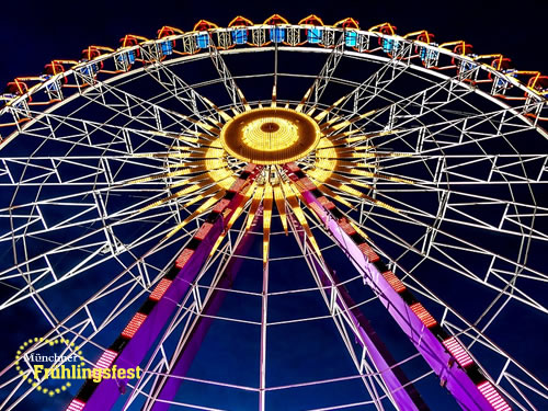 Riesenrad auf dem Landshuter Volksfest - Dult und Jahrmarkt in Bayern