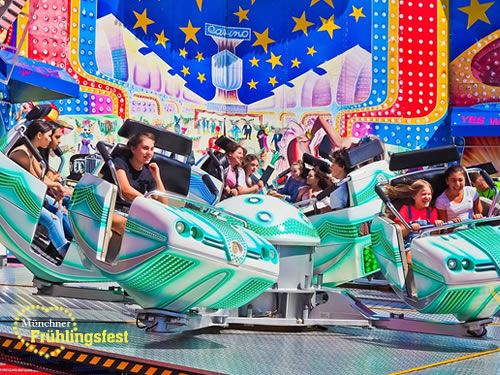 Rosenheimer Frühlingsfest - Fahrgeschäft auf dem Volksfest in Rosenheim Pang