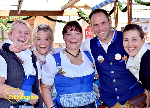 Bedienungen aus den Festzelten - Bierzeite auf der Theresienwiese in München